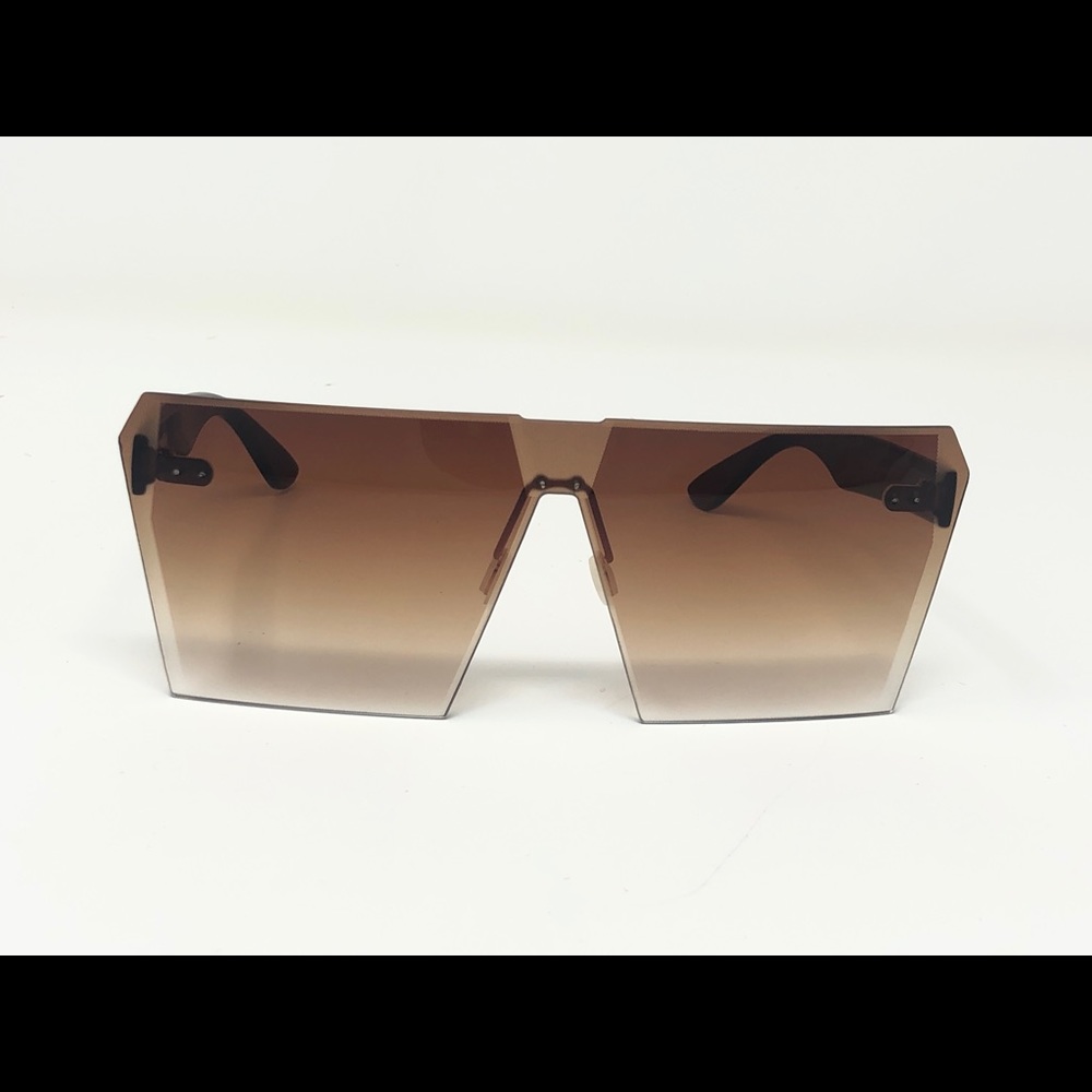 Celebrity style sunglasses, brown